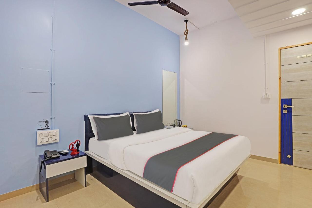 Hotel Solitaire, Best Luxurious Hotel Ac Rooms In スーラト エクステリア 写真