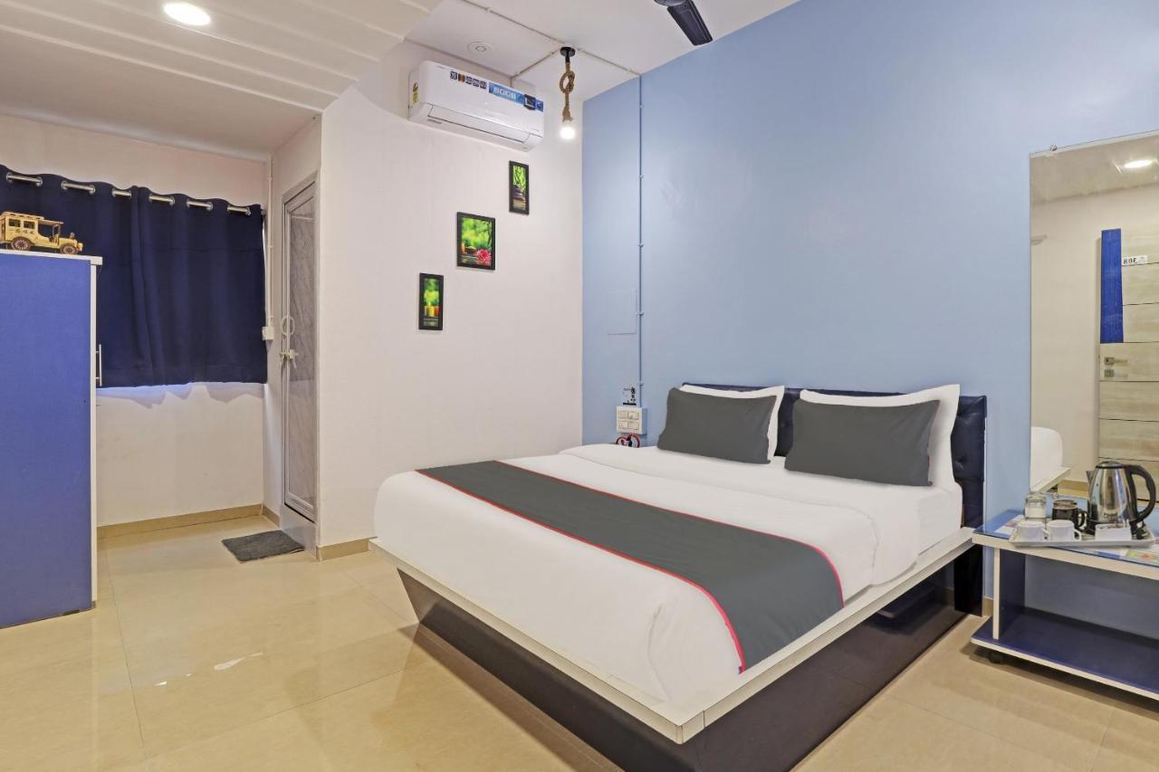 Hotel Solitaire, Best Luxurious Hotel Ac Rooms In スーラト エクステリア 写真